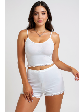 Kadın Beyaz Alt-üst Dantel Detaylı Şortlu Şık Gecelik Takım – Modern, Konforlu Ve Günlük Kombinlere Uygun