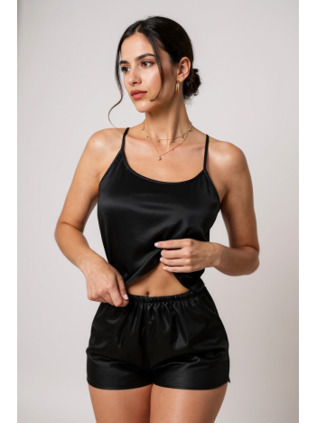 Kadın Siyah Asimetrik Sırt Dekolte Detaylı Şık Şortlu Gecelik Takım – Modern, Konforlu ve Günlük Kombinlere Uygun