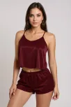 Kadın Bordo Asimetrik Sırt Dekolte Detaylı Şık Şortlu Gecelik Takım – Modern, Konforlu Ve Günlük Kombinlere Uygun