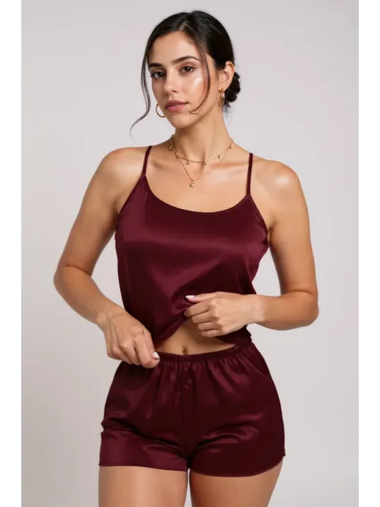 Kadın Bordo Asimetrik Sırt Dekolte Detaylı Şık Şortlu Gecelik Takım – Modern, Konforlu Ve Günlük Kombinlere Uygun