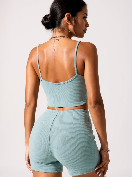 Kadın Açık Mavi Şortlu Kaşkorse Gecelik Takım – Modern, Konforlu ve Günlük Kombinlere Uygun