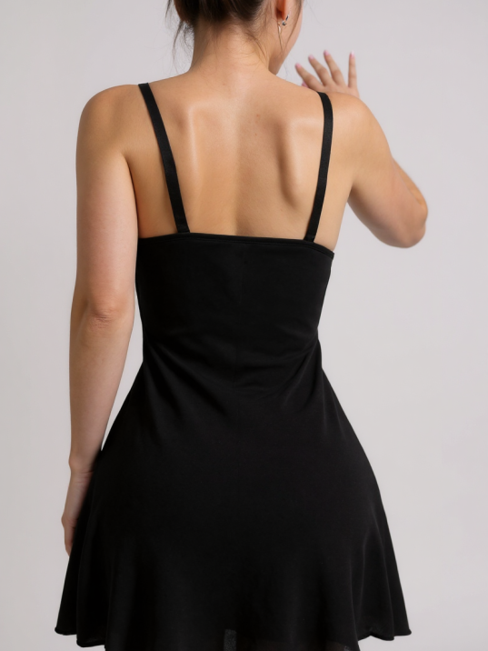 Kadın Siyah Askılı Beli Dantelli Göğsü Fiyonklu Şık Gecelik – Modern Ve Şık Tasarım Kadın Siyah Askılı Beli Dantelli Göğsü Fiyonklu Şık Gecelik – Modern Ve Şık Tasarım