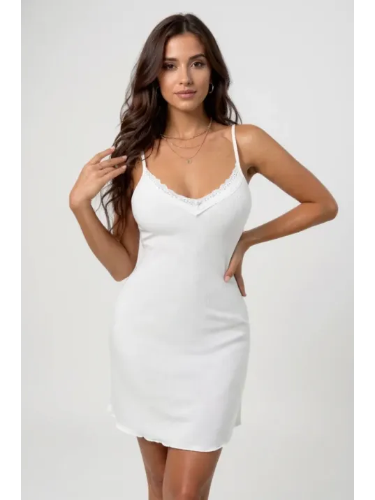 Kadın Beyaz Göğüs Dantel İşlemeli Fitilli Kumaş Şık Gecelik – Modern Ve Şık Tasarım