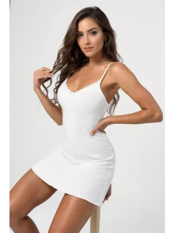 Kadın Beyaz Göğüs Dantel İşlemeli Fitilli Kumaş Şık Gecelik – Modern Ve Şık Tasarım