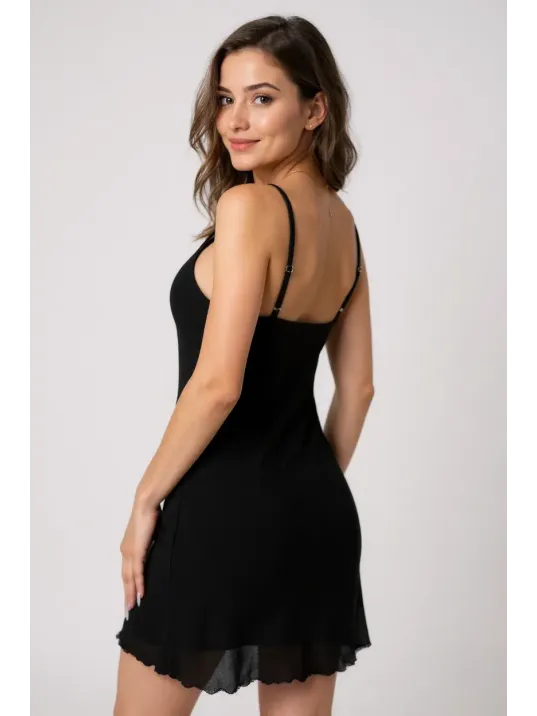 Kadın Siyah Göğüs Dantel İşlemeli Fitilli Kumaş Şık Gecelik – Modern Ve Şık Tasarım