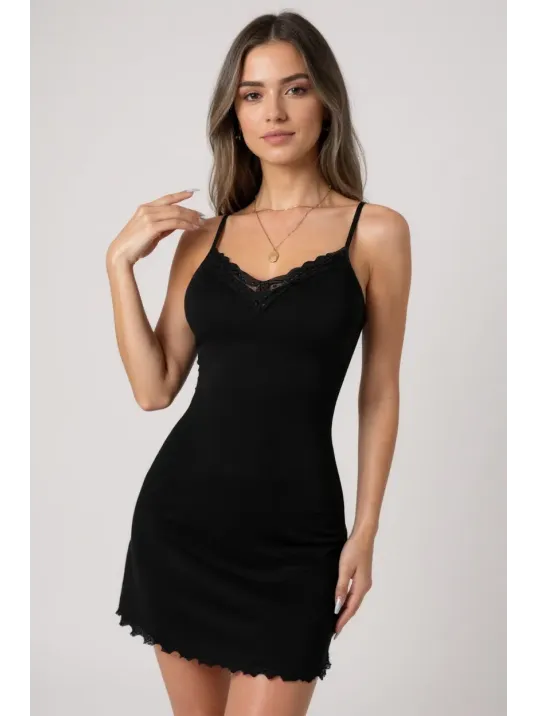 Kadın Siyah Göğüs Dantel İşlemeli Fitilli Kumaş Şık Gecelik – Modern Ve Şık Tasarım