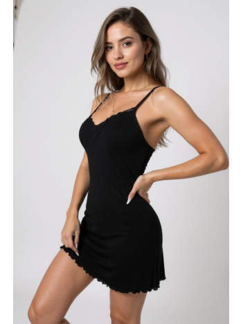 Kadın Siyah Göğüs Dantel İşlemeli Fitilli Kumaş Şık Gecelik – Modern Ve Şık Tasarım