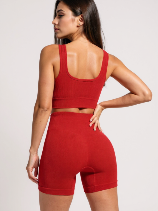 Kadın Kırmızı Kalın Askılı Yüksek Bel Şortlu Gecelik Takımı – Modern, Konforlu Ve Günlük Kombinlere Uygun Kadın Kırmızı Kalın Askılı Yüksek Bel Şortlu Gecelik Takımı – Modern, Konforlu Ve Günlük Kombinlere Uygun