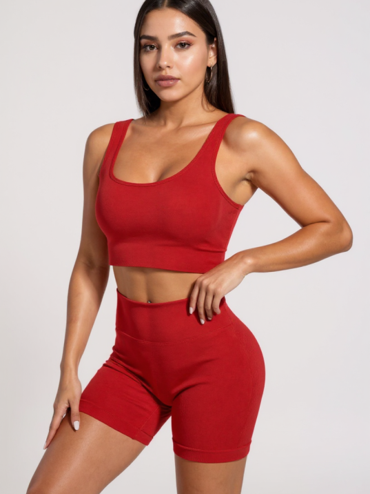 Kadın Kırmızı Kalın Askılı Yüksek Bel Şortlu Gecelik Takımı – Modern, Konforlu ve Günlük Kombinlere Uygun