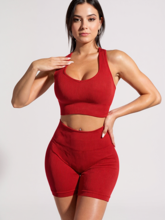 Kadın Kırmızı Yüksek Bel Çapraz Sırt Detaylı Şortlu Gecelik Takım – Modern, Konforlu ve Günlük Kombinlere Uygun
