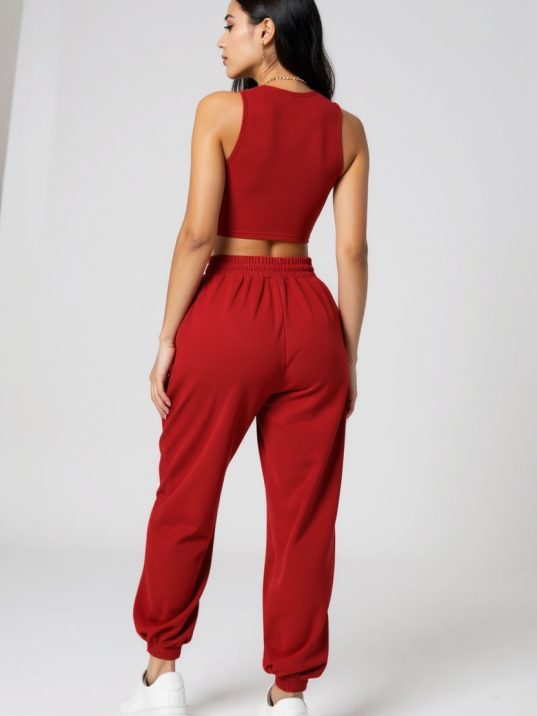 Kadın Kırmızı Kaşkorse Cepli Jogger Eşofman Altı ve Crop Top Bluz – Şık, Rahat ve Kolay Kombinlenebilir