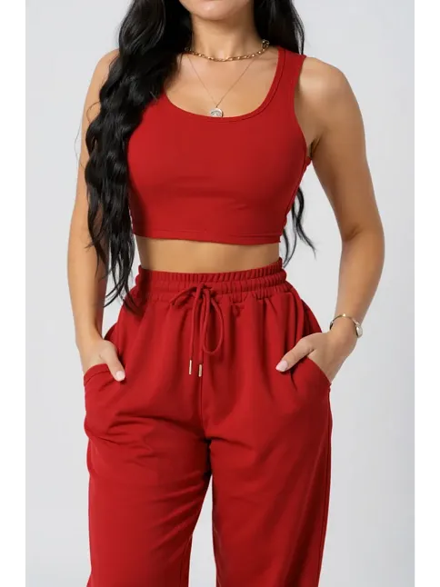 Kadın Kırmızı Kaşkorse Cepli Jogger Eşofman Altı Ve Crop Top Bluz – Şık, Rahat Ve Kolay Kombinlenebilir