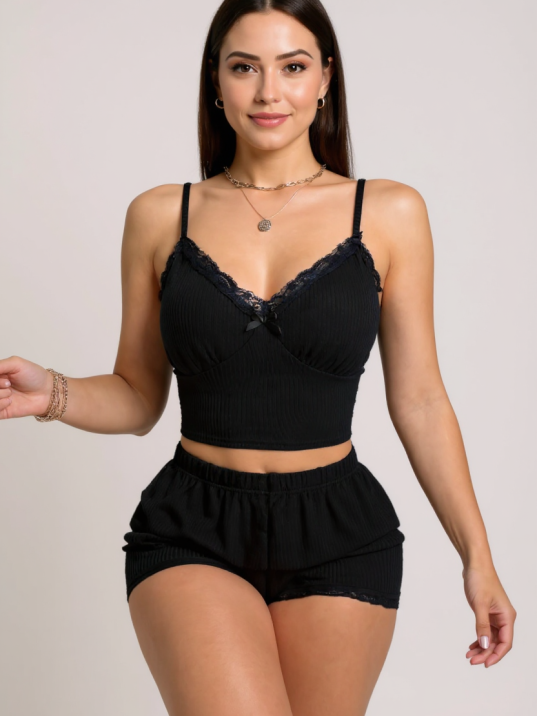 Kadın Siyah Alt Ve Üst Dantel Detaylı Fiyonklu Şortlu Gecelik Takımı – Modern, Konforlu Ve Günlük Kombinlere Uygun Kadın Siyah Alt Ve Üst Dantel Detaylı Fiyonklu Şortlu Gecelik Takımı – Modern, Konforlu Ve Günlük Kombinlere Uygun