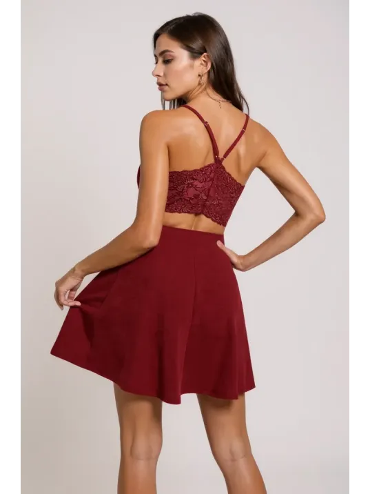 Kadın Bordo İp Askılı, Sırtı Ve Göğsü Dantel Detaylı Şık Gecelik – Modern Ve Şık Tasarım