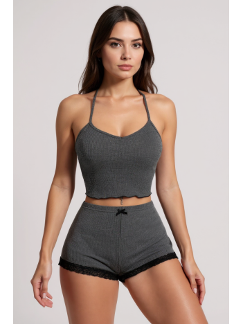 Kadın Gri Kaşkorse Sırt ve Bacak Kısmı Dantel Detaylı Şortlu Gecelik Takım – Modern, Konforlu ve Günlük Kombinlere Uygun