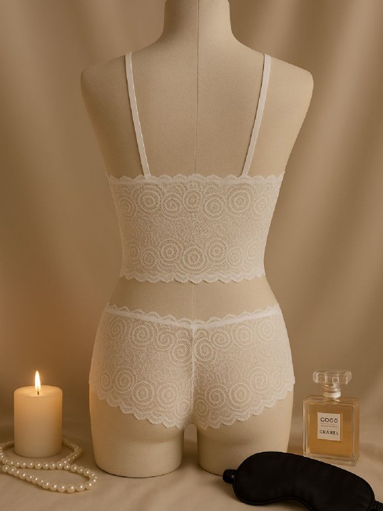 Kadın Beyaz Dantel Bralet Şort Takımı – Romantik Ve Zarif İç Giyim Kadın Beyaz Dantel Bralet Şort Takımı – Romantik Ve Zarif İç Giyim