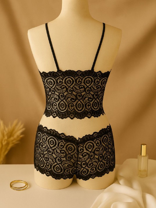Kadın Siyah Dantel Bralet Şort Takımı – Şık, Zarif Ve Feminen İç Giyim Kadın Siyah Dantel Bralet Şort Takımı – Şık, Zarif Ve Feminen İç Giyim