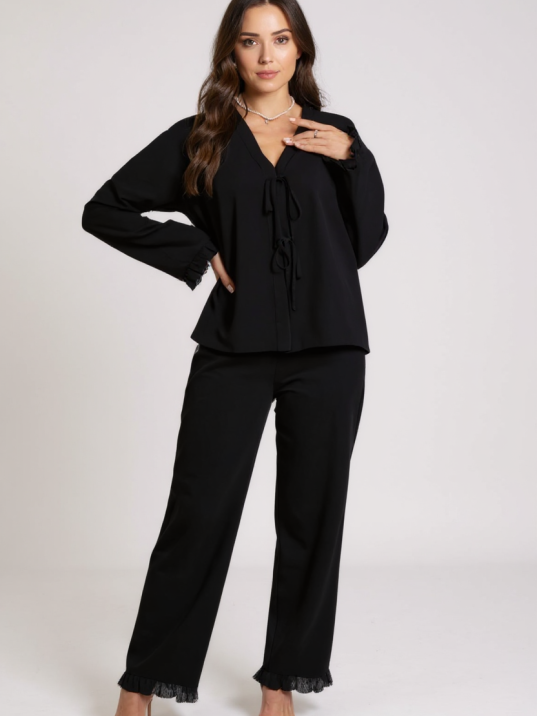 Kadın Siyah Önden Bağlamalı Kolu Ve Paçası Fırfır Detaylı Uzun Kollu Pijama Takımı Kadın Siyah Önden Bağlamalı Kolu Ve Paçası Fırfır Detaylı Uzun Kollu Pijama Takımı