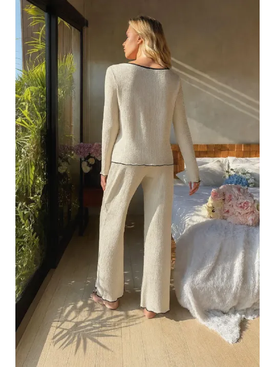 Kadın Beyaz Fiyonklu İç Çamaşırı Ve Uzun Kollu V Yaka Pijama Takımı 4'lü Set