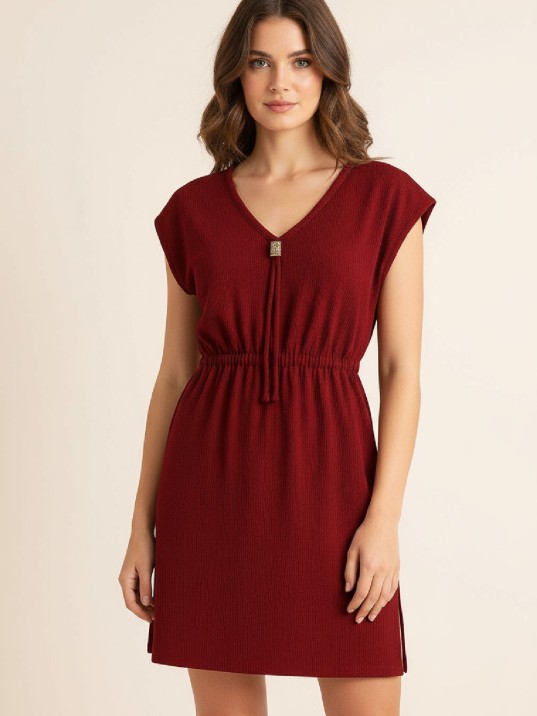 Kadın Bordo Yanları Yırtmaçlı Tokalı V Yaka Mini Plaj Elbisesi Kadın Bordo Yanları Yırtmaçlı Tokalı V Yaka Mini Plaj Elbisesi