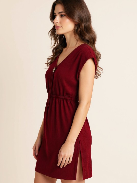 Kadın Bordo Yanları Yırtmaçlı Tokalı V Yaka Mini Plaj Elbisesi Kadın Bordo Yanları Yırtmaçlı Tokalı V Yaka Mini Plaj Elbisesi