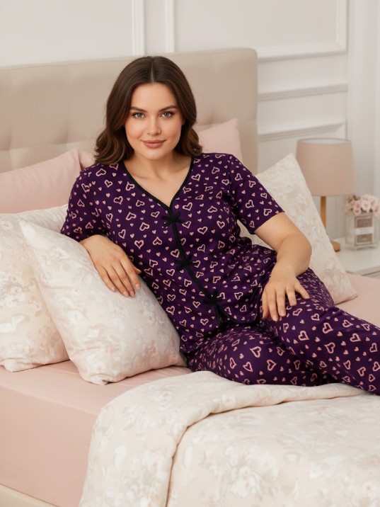 Kadın Mor Kalp Desenli Fiyonklu Kısa Kollu Uzun Pijama Takımı Kadın Mor Kalp Desenli Fiyonklu Kısa Kollu Uzun Pijama Takımı