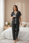 Kadın Siyah Kalp Desenli Fiyonklu Kısa Kollu Uzun Pijama Takımı Kadın Siyah Kalp Desenli Fiyonklu Kısa Kollu Uzun Pijama Takımı