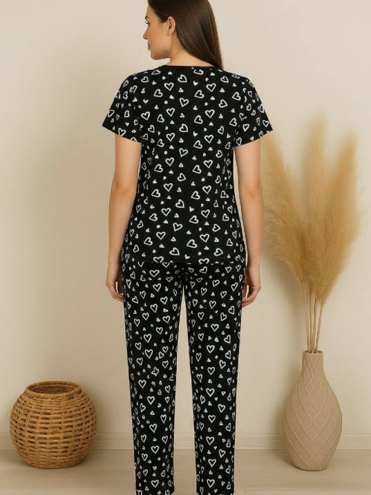 Kadın Siyah Kalp Desenli Fiyonklu Kısa Kollu Uzun Pijama Takımı Kadın Siyah Kalp Desenli Fiyonklu Kısa Kollu Uzun Pijama Takımı