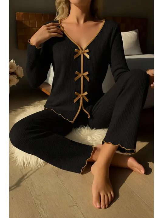 Kadın Siyah Fiyonklu İç Çamaşırı Ve Uzun Kollu V Yaka Pijama Takımı 4'lü Set