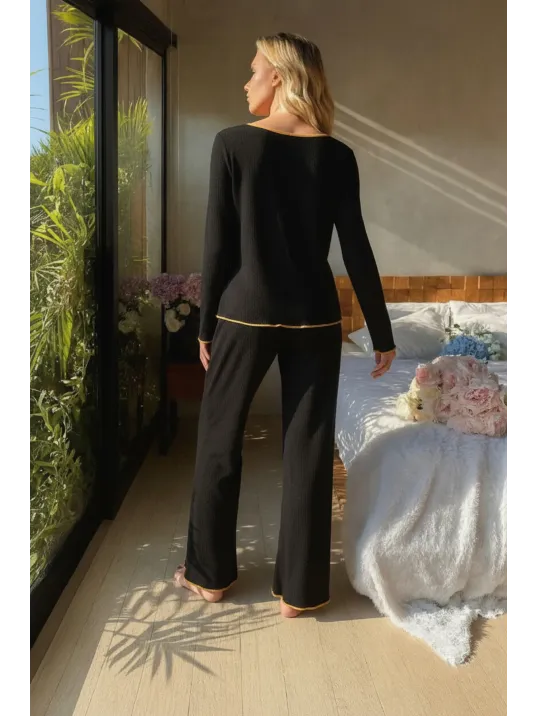 Kadın Siyah Fiyonklu İç Çamaşırı Ve Uzun Kollu V Yaka Pijama Takımı 4'lü Set