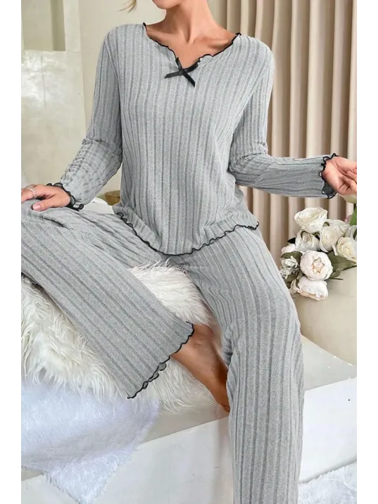 Kadın Gri Çizgili Uzun Kollu Fiyonk Detaylı Pijama Takımı Rahat Mevsimlik