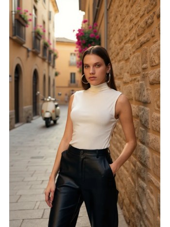 Kadın Beyaz Kolsuz Balıkçı Yaka Basic Bluz Kadın Beyaz Kolsuz Balıkçı Yaka Basic Bluz