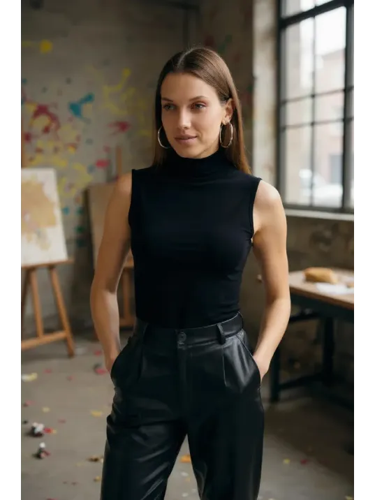 Kadın Siyah Kolsuz Balıkçı Yaka Basic Bluz