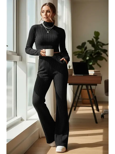 Kadın Siyah Boğazlı Crop Top Ve Yüksek Bel Eşofman Takımı Spor Şık Kombin