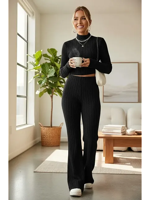 Kadın Siyah Boğazlı Crop Top Ve Yüksek Bel Eşofman Takımı Spor Şık Kombin