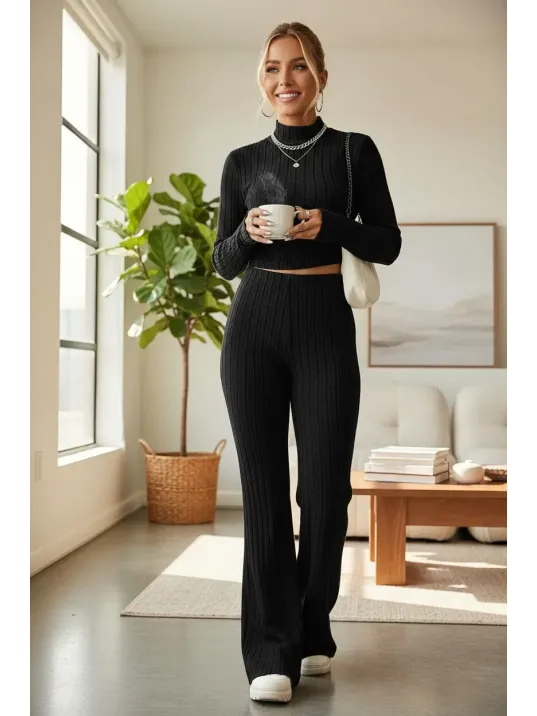 Kadın Siyah Boğazlı Crop Top Ve Yüksek Bel Eşofman Takımı Spor Şık Kombin