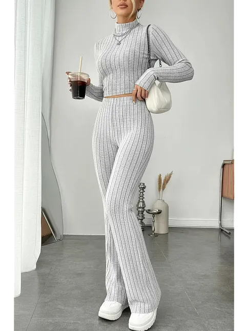 Kadın Gri Çizgili Boğazlı Crop Top Ve Yüksek Bel Pantolon Takım