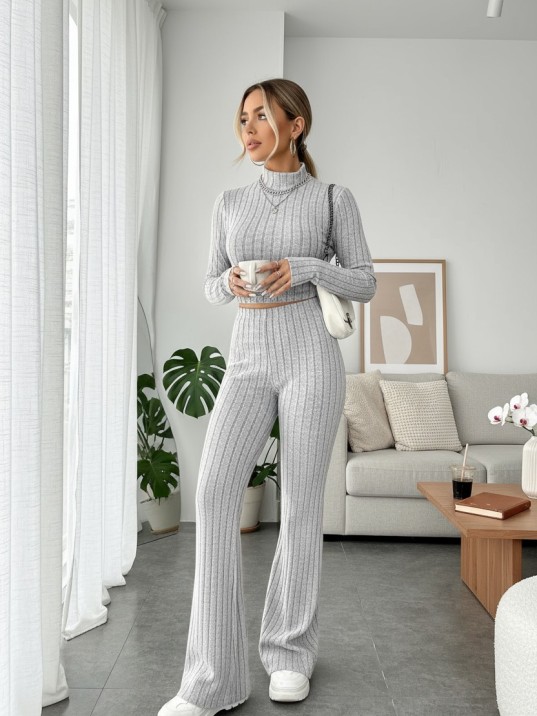 Kadın Gri Çizgili Boğazlı Crop Top Ve Yüksek Bel Pantolon Takım