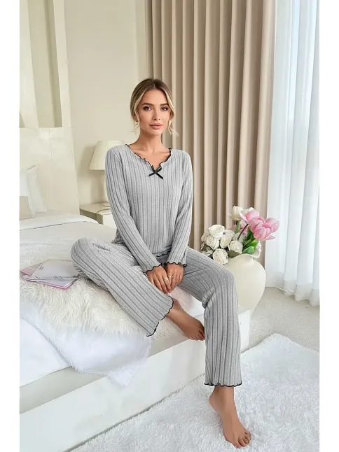 Kadın Gri Çizgili Uzun Kollu Fiyonk Detaylı Pijama Takımı Rahat Mevsimlik