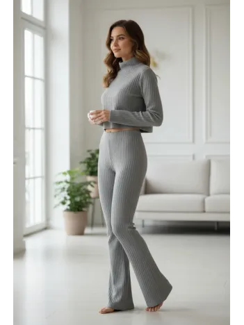 Kadın Fitilli Eşofman Takımı – Gri Boğazlı Crop Üst & İspanyol Paça Pantolon, Esnek Rahat Kalıp