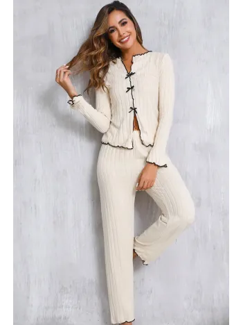 Kadın Ekru Fitilli Şık Pijama Takımı – Fiyonk Detaylı Rahat Ev Giyim Seti