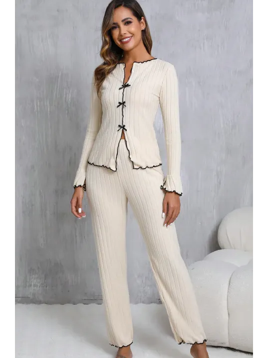 Kadın Ekru Fitilli Şık Pijama Takımı – Fiyonk Detaylı Rahat Ev Giyim Seti