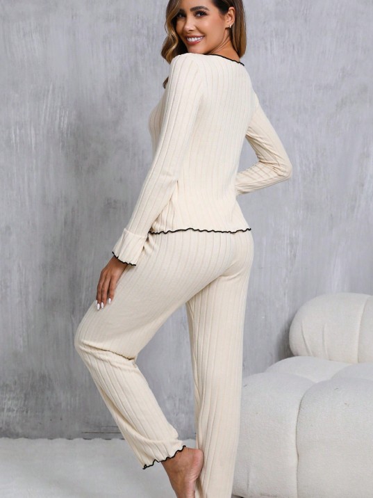 Kadın Ekru Fitilli Şık Pijama Takımı – Fiyonk Detaylı Rahat Ev Giyim Seti
