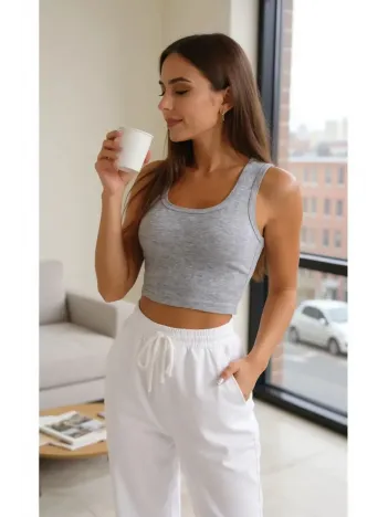 Kadın Gri Kare Yaka Crop Top Bluz – Şık, Rahat Ve Kolay Kombinlenebilir