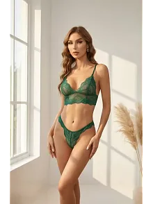 Kadın Yeşil Çapraz Sırt Detaylı Şık Bralet Takım – Modern, Konforlu Ve Günlük Kombinlere Uygun