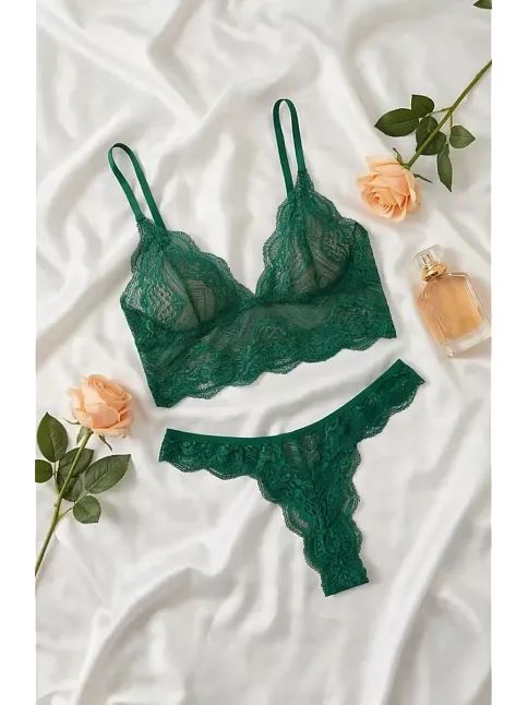 Kadın Yeşil Çapraz Sırt Detaylı Şık Bralet Takım – Modern, Konforlu Ve Günlük Kombinlere Uygun