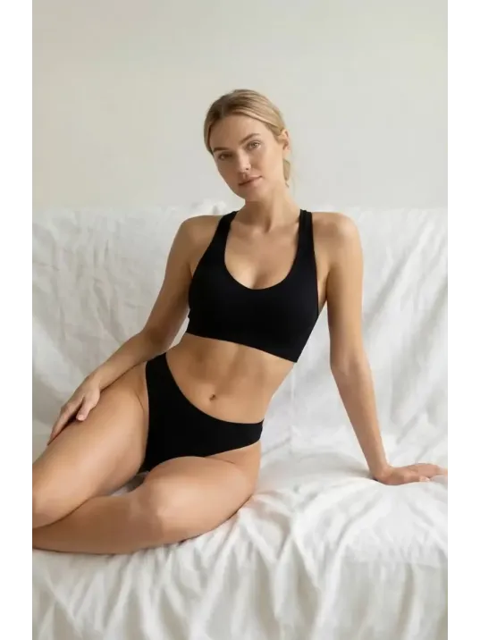 Kadın Siyah Desteksiz Seamless Tangalı İç Çamaşır Takımı – Modern, Konforlu Kadın Siyah Desteksiz Seamless Tangalı İç Çamaşır Takımı – Modern, Konforlu