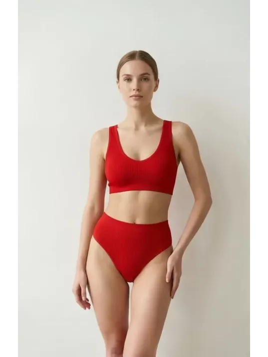 Kadın Kırmızı Desteksiz Seamless Tangalı İç Çamaşır Takımı – Modern, Konforlu Kadın Kırmızı Desteksiz Seamless Tangalı İç Çamaşır Takımı – Modern, Konforlu