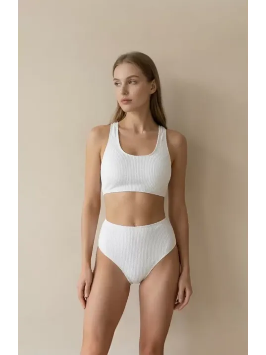 Kadın Beyaz Çapraz Sırt Detaylı Iç Çamaşır Takımı – Modern, Konforlu Ve Günlük Kombinlere Uygun Kadın Beyaz Çapraz Sırt Detaylı Iç Çamaşır Takımı – Modern, Konforlu Ve Günlük Kombinlere Uygun