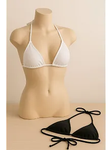 Kadın Siyah Ve Beyaz Minimal Kesim Üçgen Bikini Üstü – Modern Ve Şık Tasarım